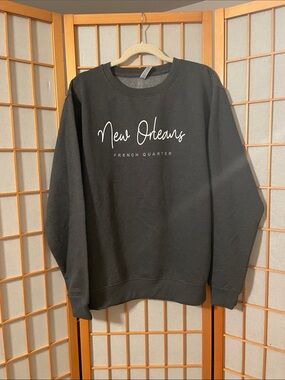 US Apparel New Orleans French Quarter Charcoal Gray Crewneck Sweatshirt Size L